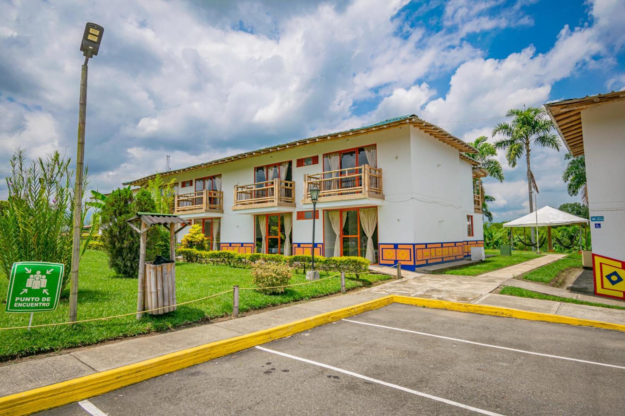 Hotel Campestre La Aldea Montenegro Exterior photo