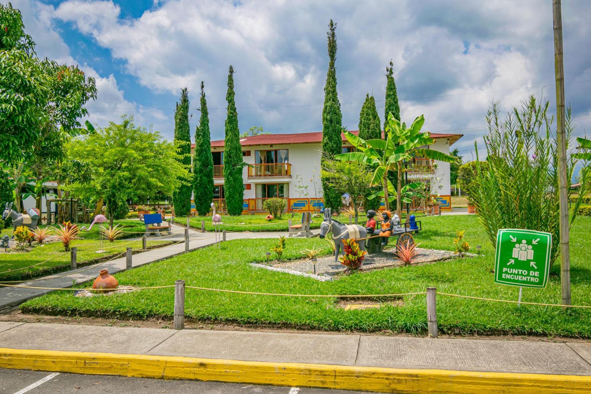 Hotel Campestre La Aldea Montenegro Exterior photo